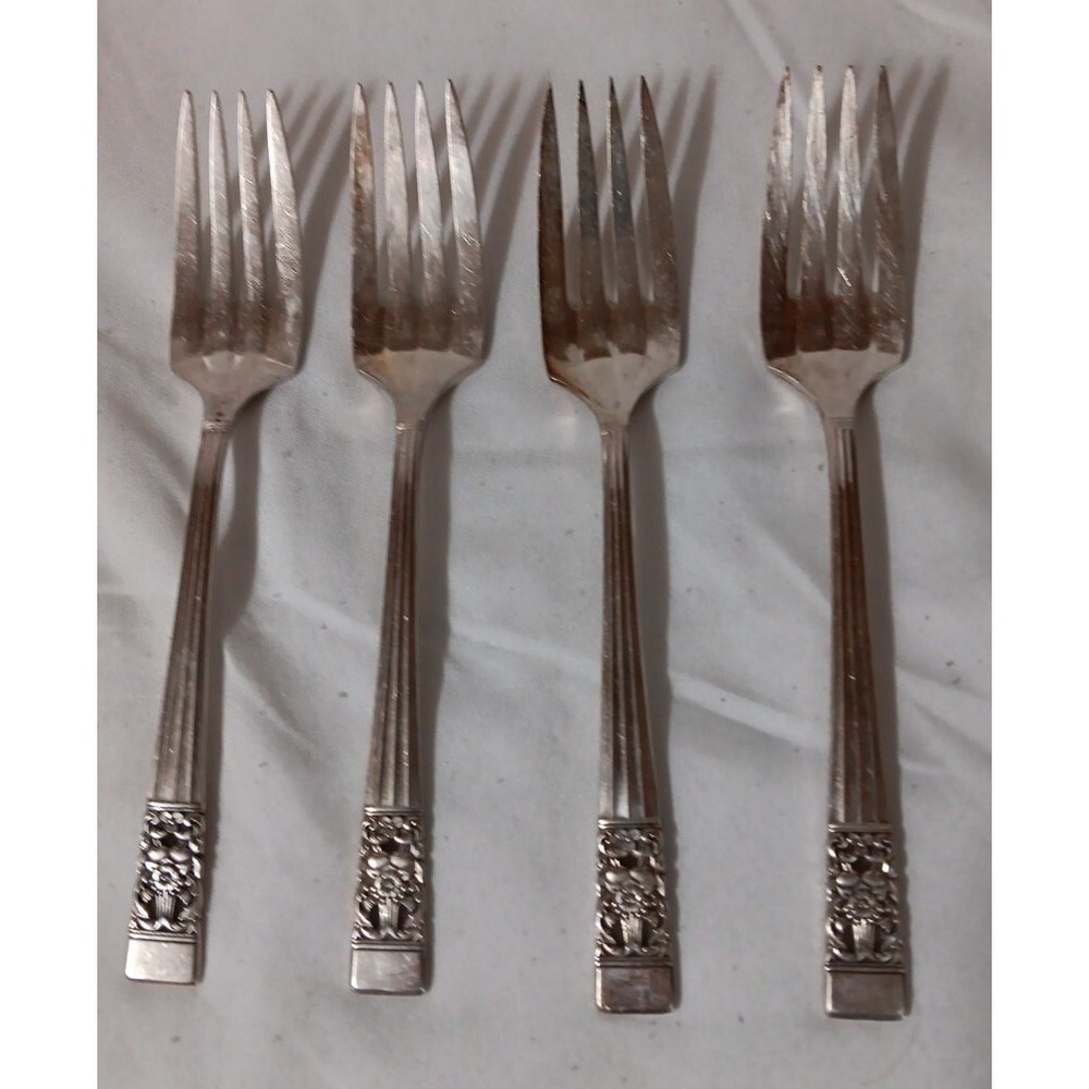 Vintage Oneida Community Salad Forks‎ 4 Silver Plate Coronation READ